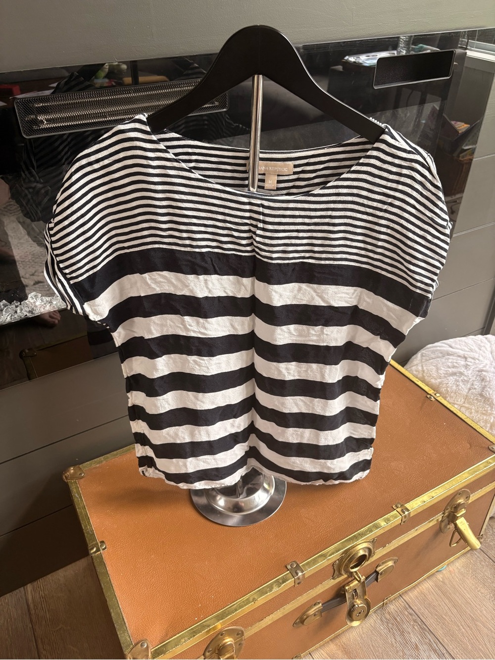 Banana Republic Black & White Striped Short Sleeve Top